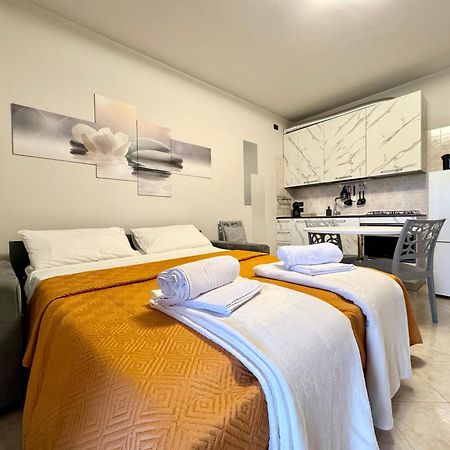 Dimora Nicola A Due Passi Dal Lago Sirmione Dış mekan fotoğraf